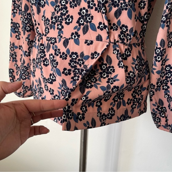 J. Crew Pink floral blouse top size 8 preowned - Picture 3 of 5